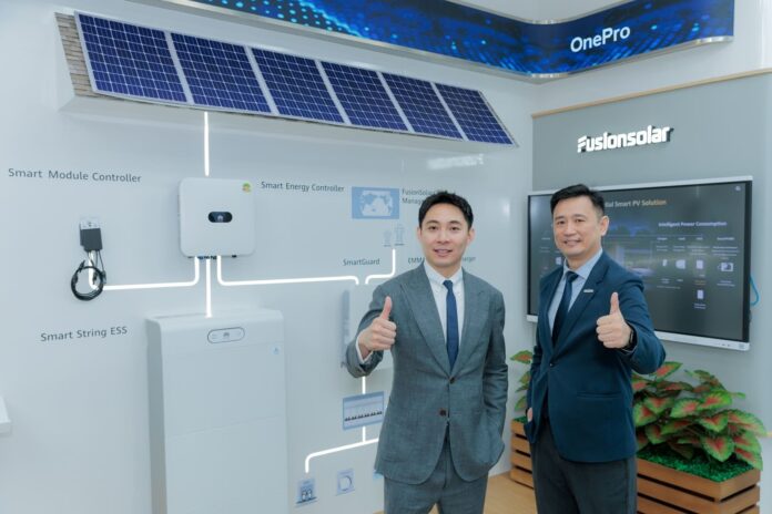 ลูอี้ หู และ คริส วู ร่วมเปฺิดแคมเปญ ซื้อ EV แถมโซลาร์ -2-res